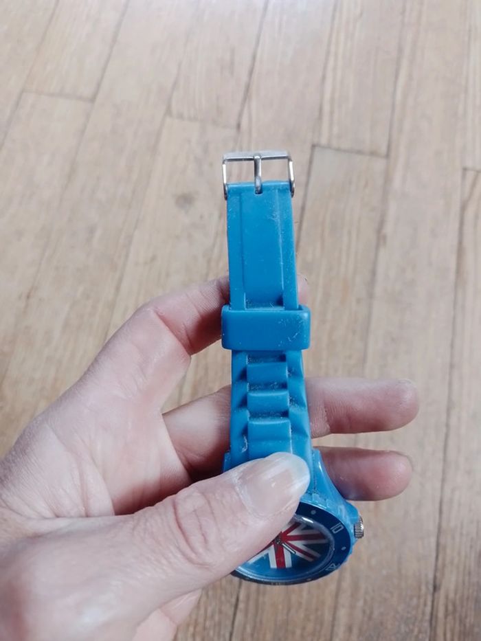 Montre bleu drapeaux Anglais 🇬🇧 - photo numéro 5