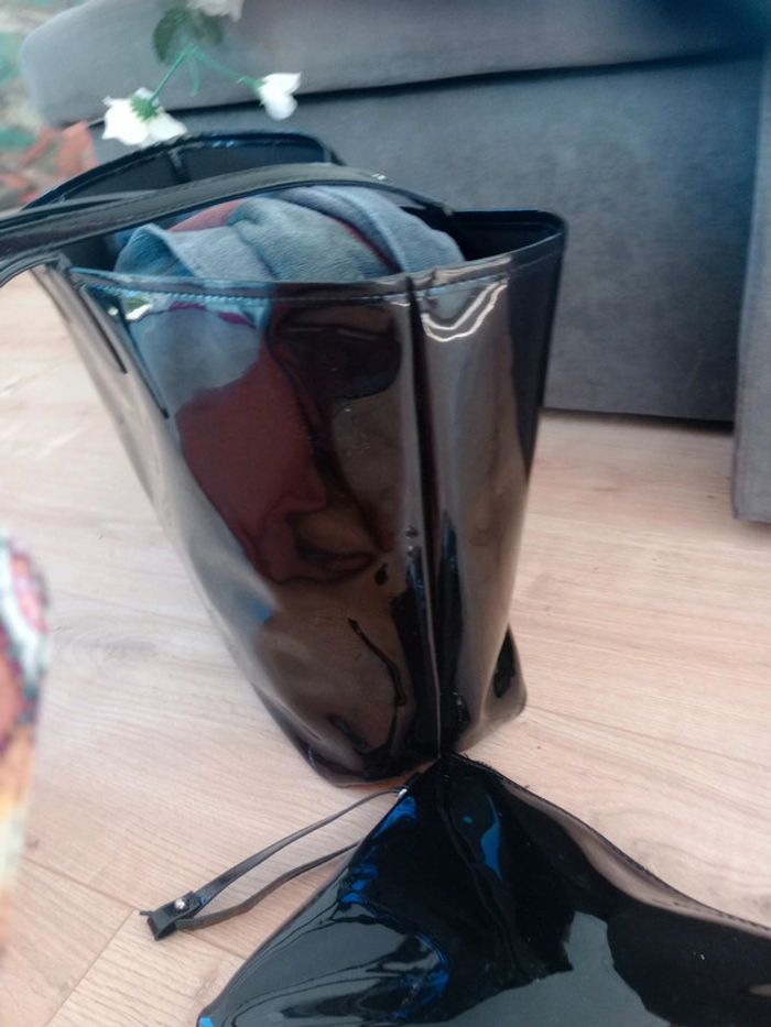 Sac fourre-tout noir brillant avec pochette assortiec83 - photo numéro 10