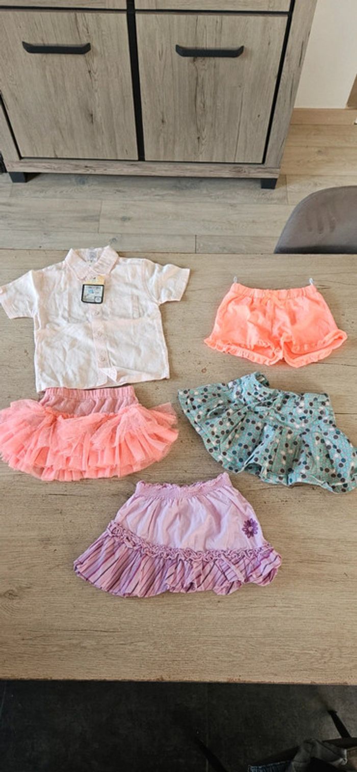 Lot de 38 vêtements fille printemps/été en 12 mois, très bon etat - photo numéro 7