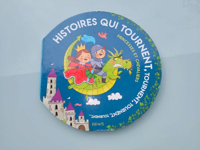 Livre rond Histoires qui tournent, tournent, tournent.. Princesses 🛡 et chevaliers 👑 (49) - photo numéro 2