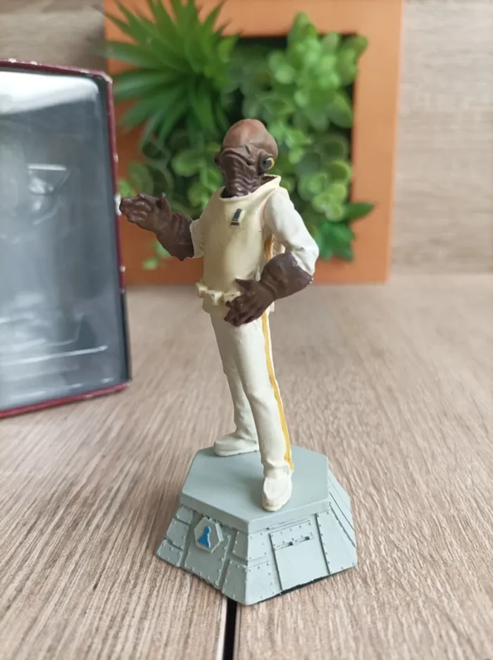Figurine pièce d'échecs Star Wars Altaya admiral Amiral Ackbar