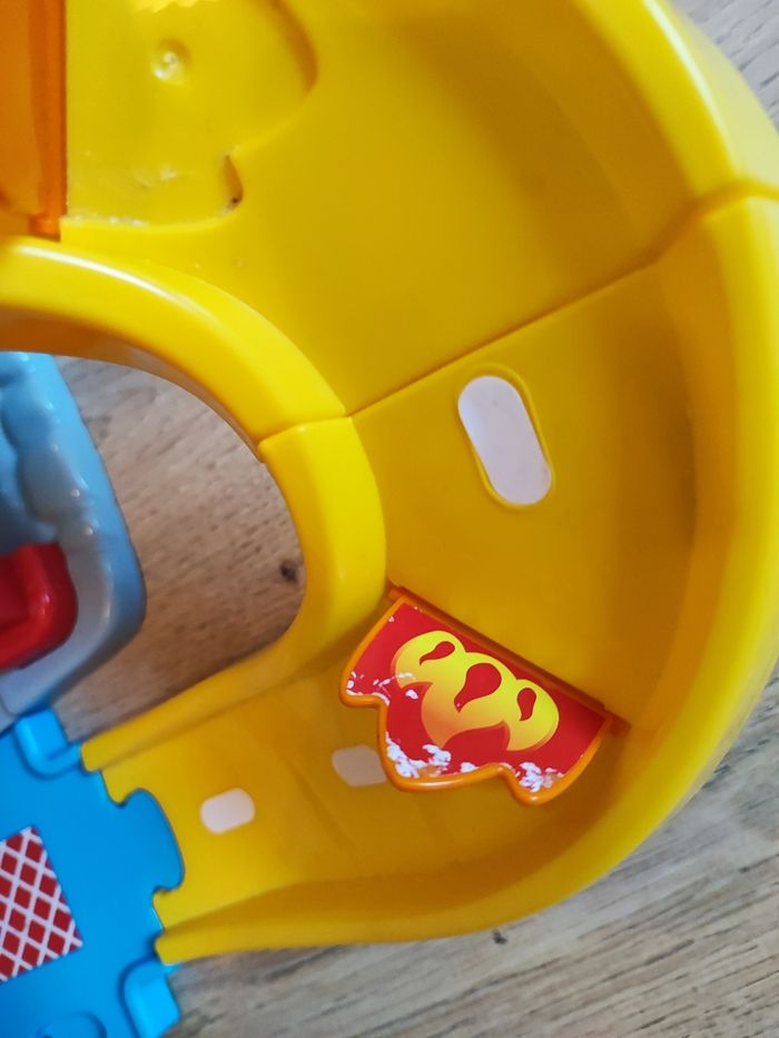 Maxi caserne de pompiers tut tut bolide - photo numéro 2