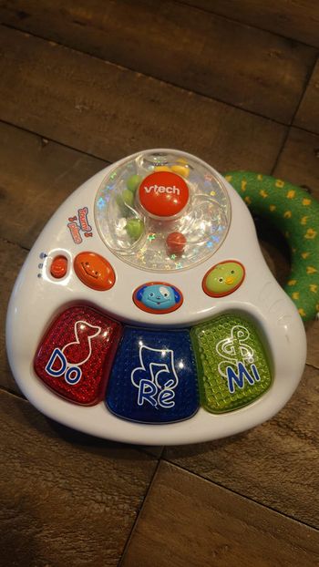 Jeu d'éveil tourni piano vtech