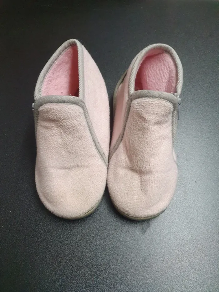 Chaussons rose taille 26