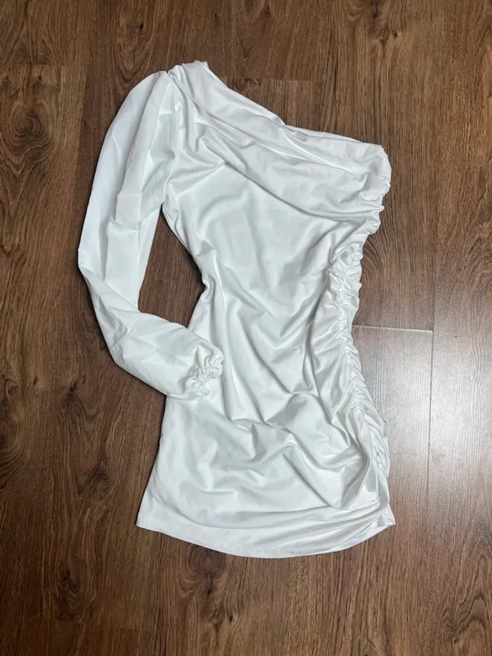 robe blanche shein taille S - photo numéro 2
