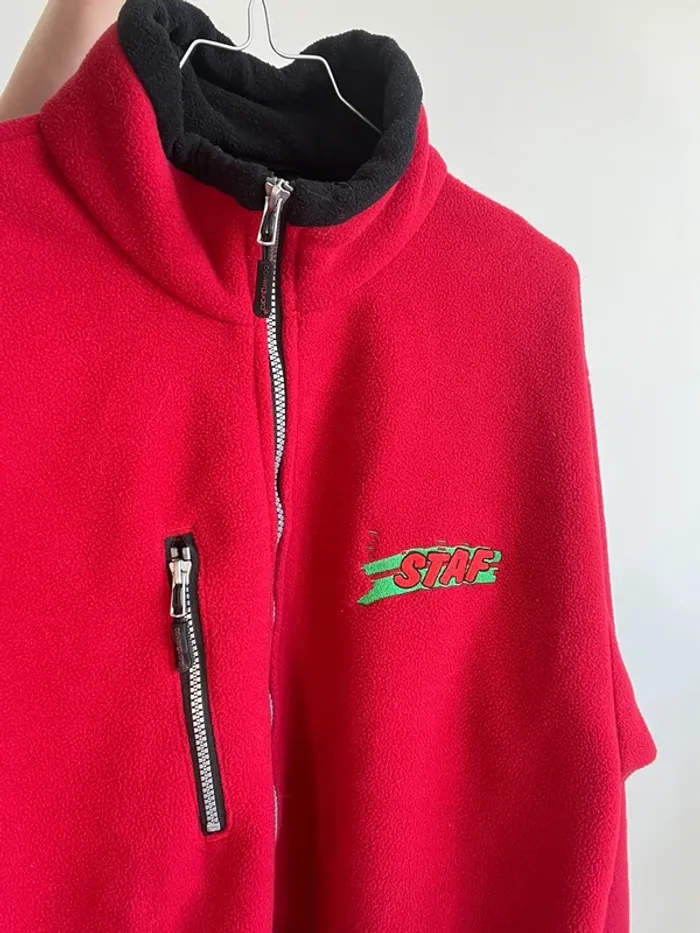 Veste polaire rouge brodée taille L 🎈 - photo numéro 2