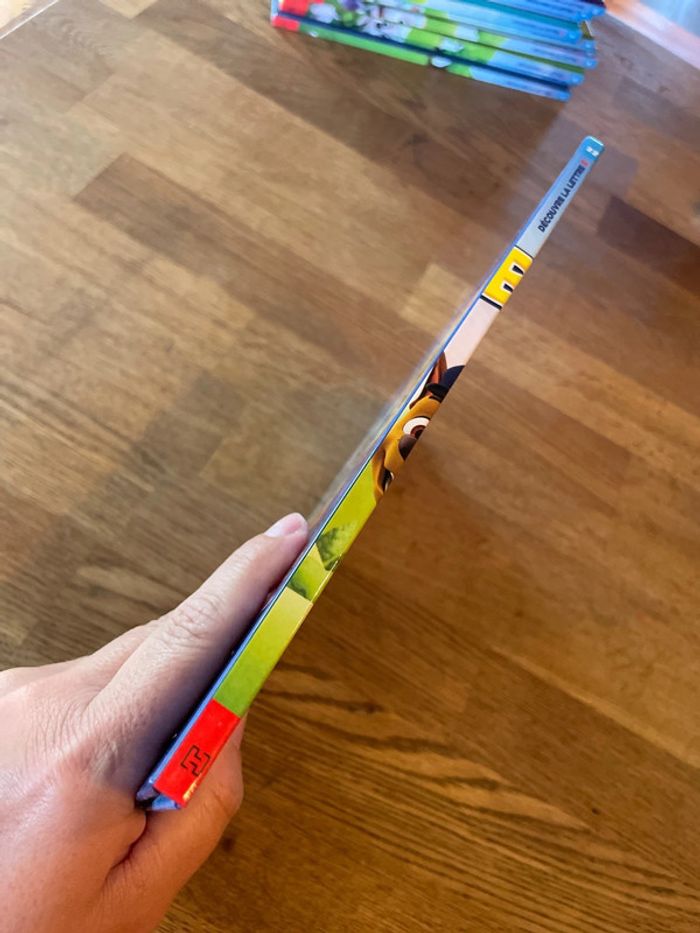 Livre La Pat Patrouille Paw Patrol L’ABC lettres chiffres formes et couleurs La lettre S Numéro 22 - photo numéro 2