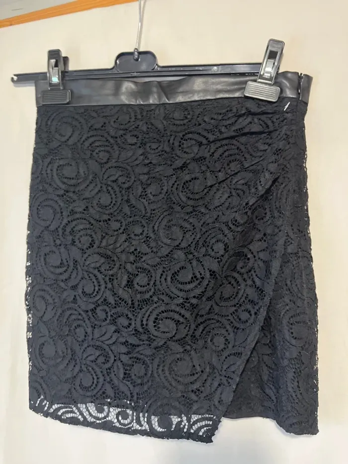 jupe noire - photo numéro 2