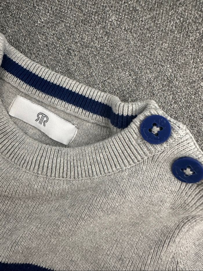Pull gris rayé bleu la redoute taille 8 ans très bon état - photo numéro 4