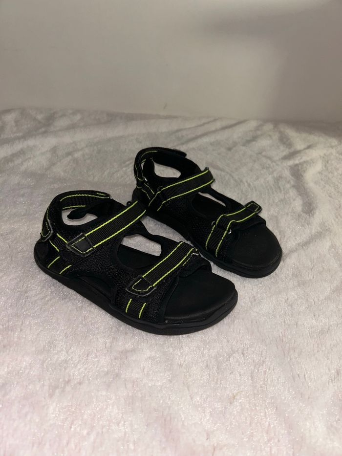 Sandale noir et verte - Taille 29 - photo numéro 2