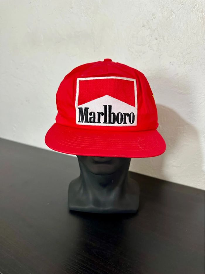 Casquette Ferrari x Marlboro - photo numéro 13