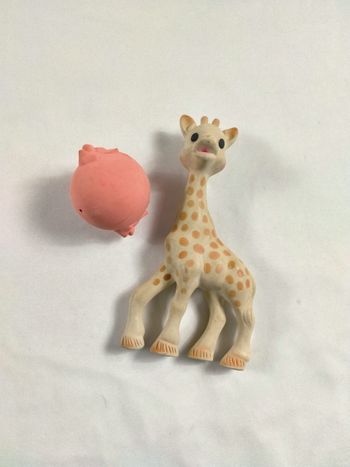 Sophie la girafe +balle rose