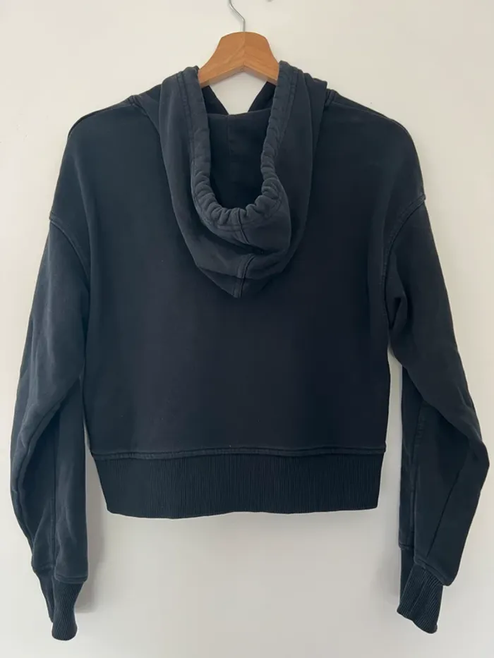 Sweat court capuche femme Bershka - photo numéro 3