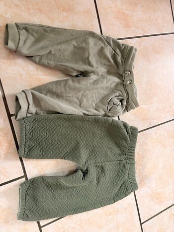 2 pantalon  12 mois 