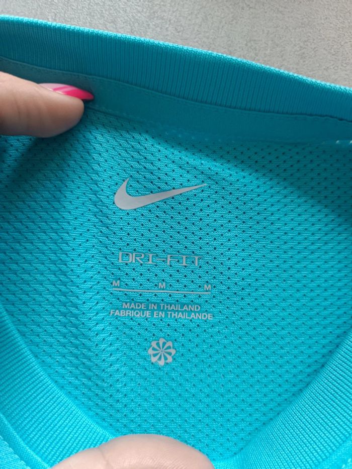 Tee shirt pour femme Nike taille M - photo numéro 5