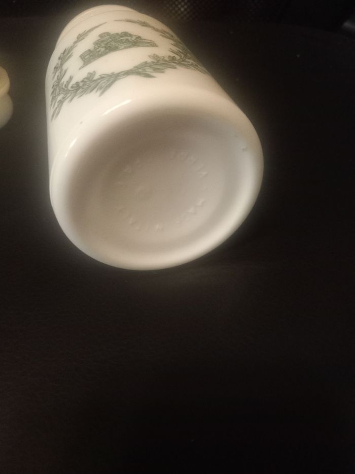 Petit pot en verre opale avec décors - photo numéro 6