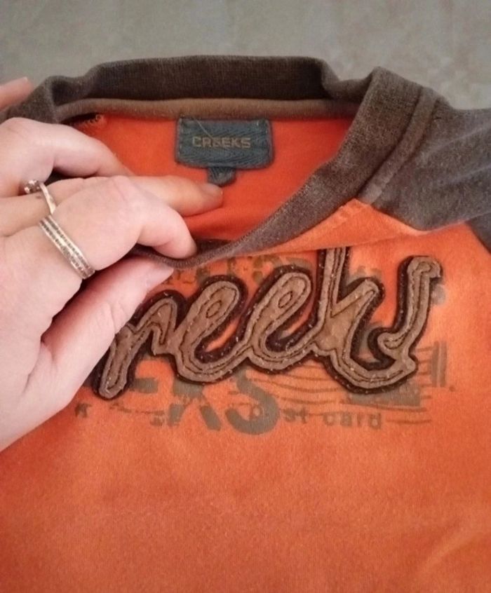 Lot de 2 t-shirt manches longues taille 2 ans en très bon état - photo numéro 3