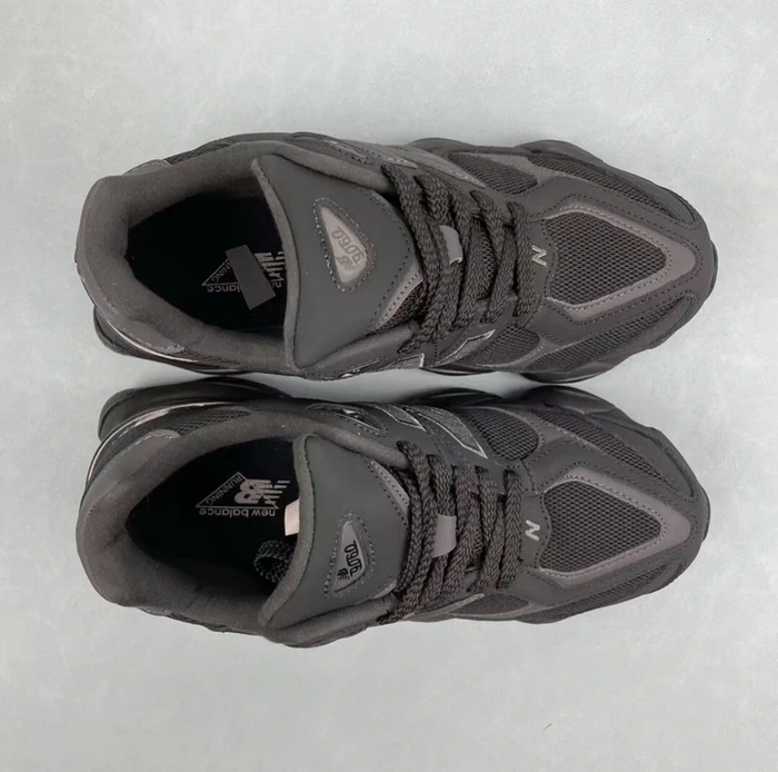 Baskets New Balance 9060 taille 40 - photo numéro 2