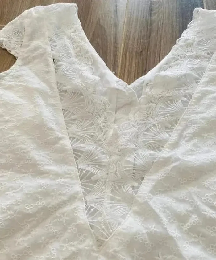 Belle blouse blanche dos nu V taille 38/40 - photo numéro 6
