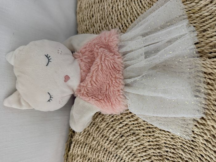 Doudou Marionnette Chat Tutu Maisons du Monde peluche rose blanc coeur fourrure doré danseuse