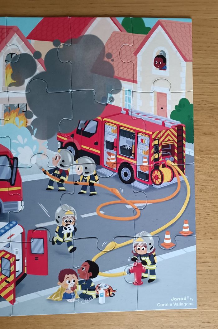 Puzzle Janod "Les pompiers" 24 pièces 3 ans+ - photo numéro 7