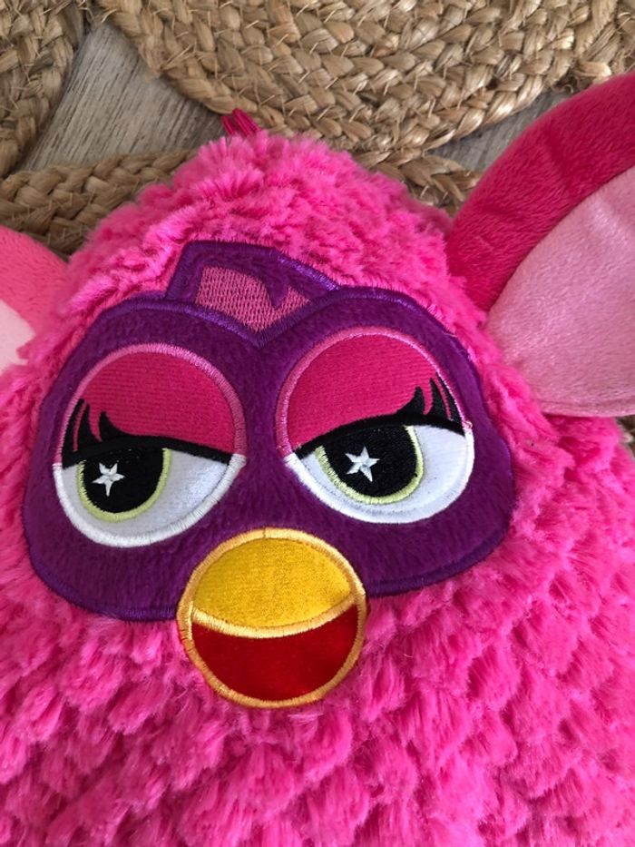 Peluche Furby range pyjama - photo numéro 2