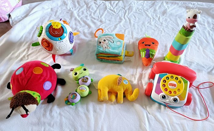 Lot de jouets d'eveil