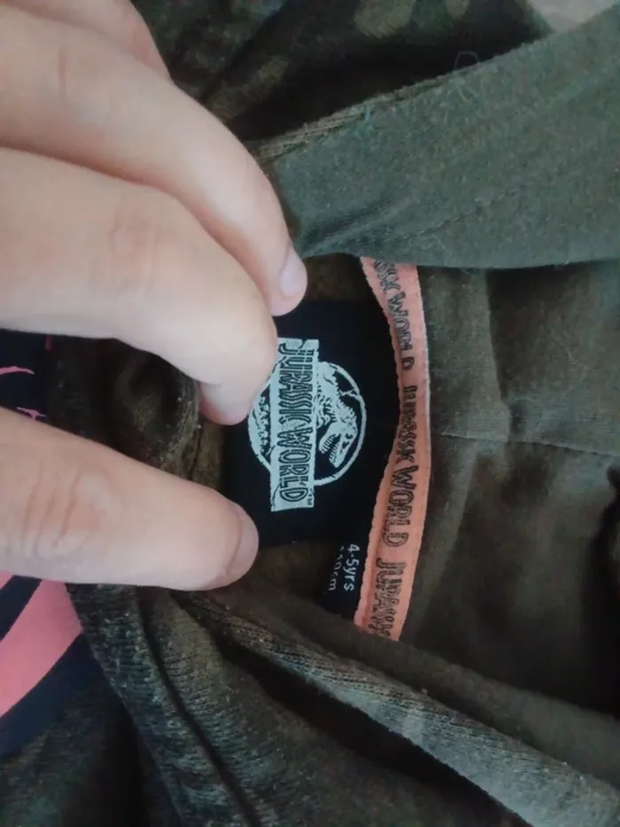 🌹pull a capuche 4-5 ans 110cm🌹 - photo numéro 3