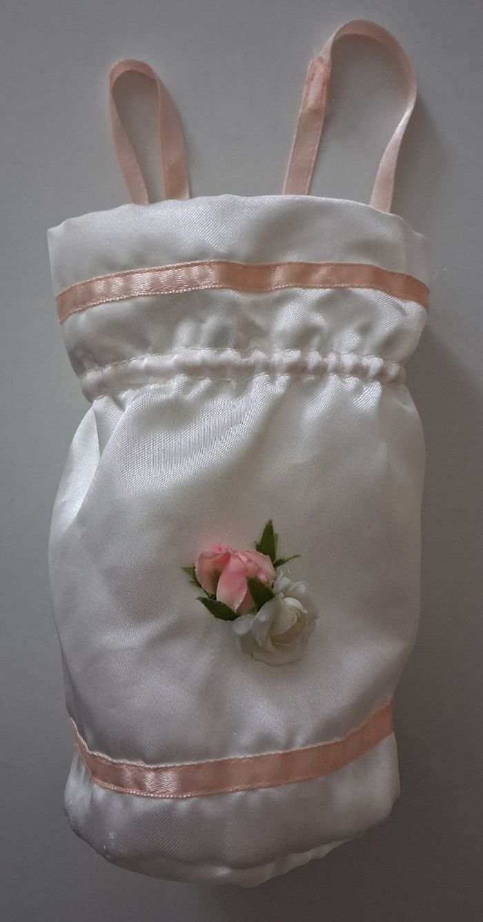 Pochette satinée blanche à petites fleurs - photo numéro 2