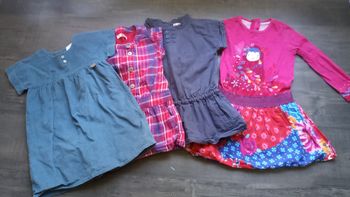 Lot de 4 robes mi-saison  TB état 