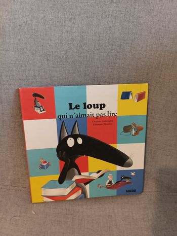 Livre le loup qui n'aimait pas lire