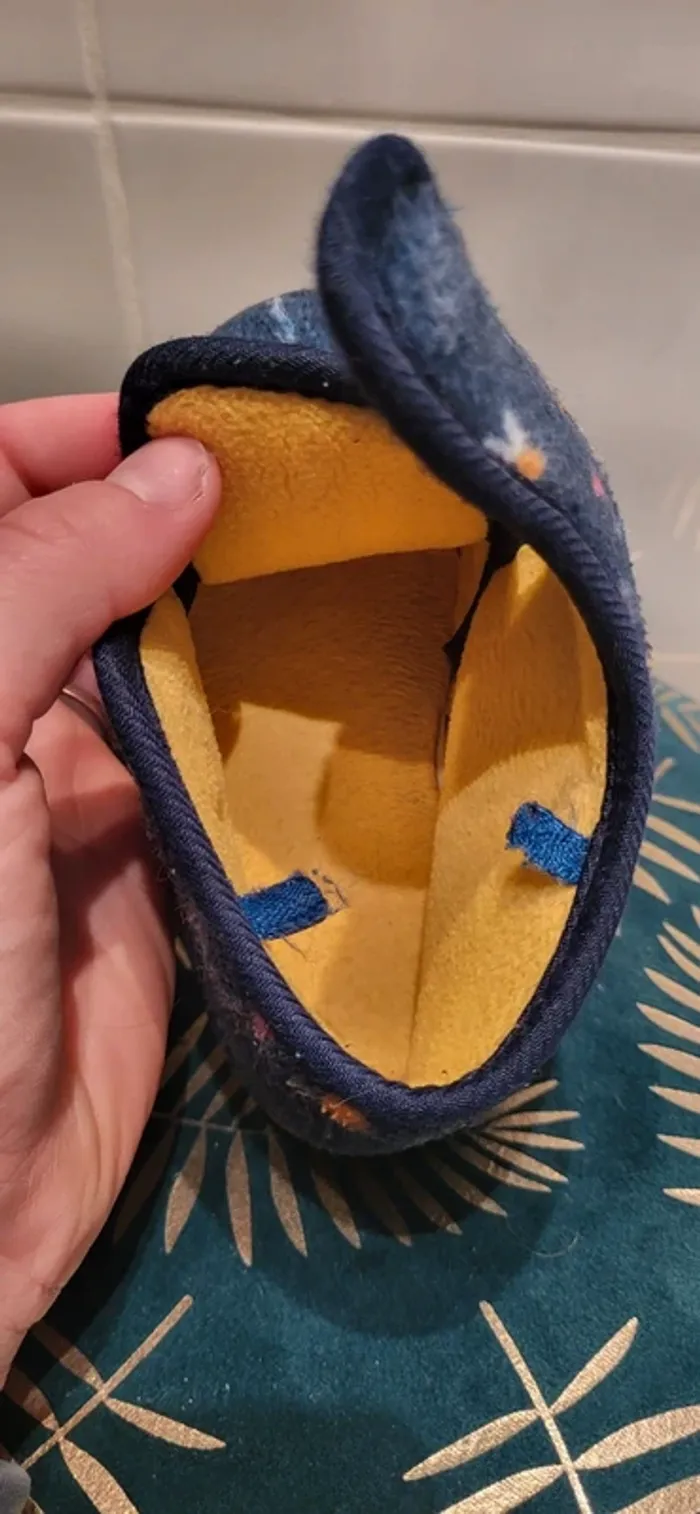 Chaussons taille 22 - photo numéro 5