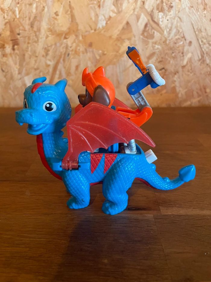 Idée cadeau 🎁 Jouet figurine chevalier Zuma avec son dragon rescue Knights de la Pat Patrouille - photo numéro 3