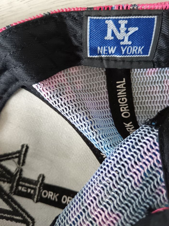 Casquette mixte réglable taille 8-12 ans ( 56 cm) de New York en excellent état. - photo numéro 5