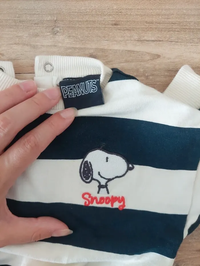 Pull Snoopy t.3 mois - photo numéro 3