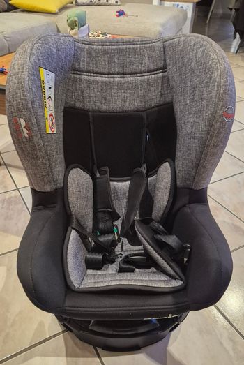 Vends siège auto nania pivotant 