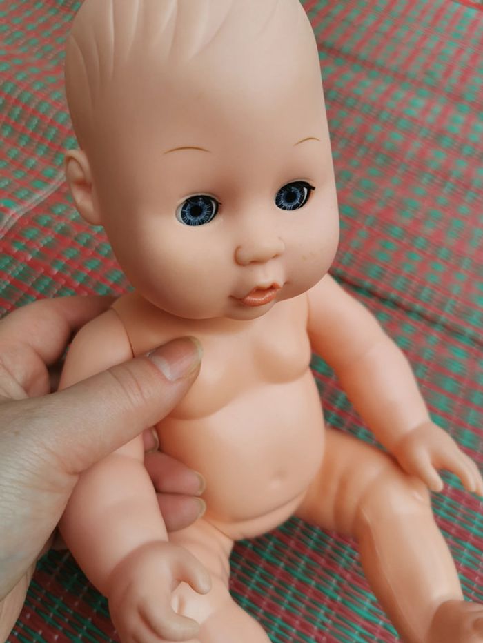 Poupon fille aux yeux bleus 30 cm - photo numéro 6