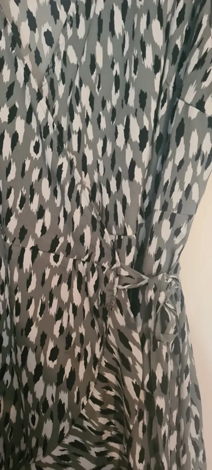 Robe portefeuille verte Only C. - photo numéro 2