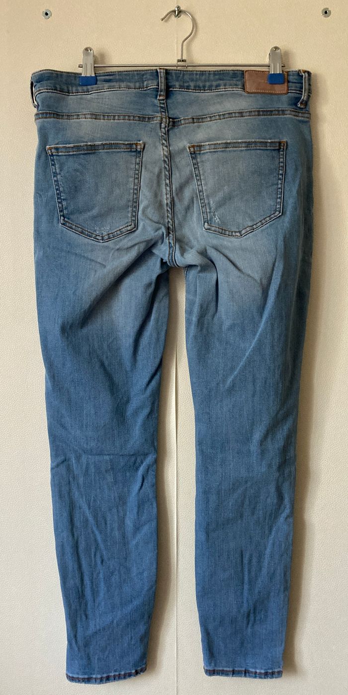 jeans déchiré Zara taille 42 - photo numéro 4
