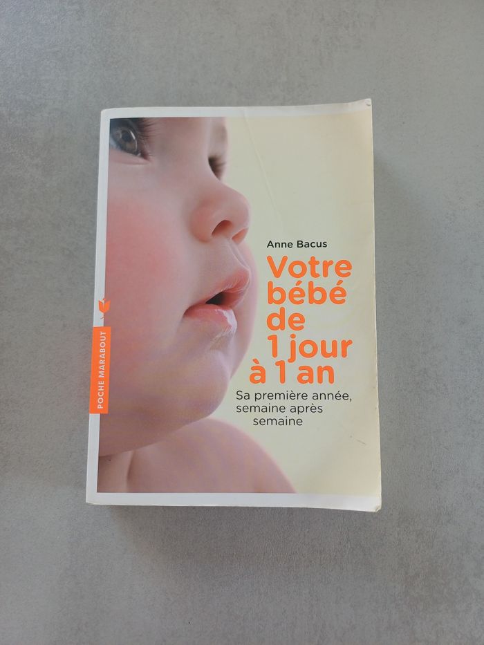 Livre : Votre bébé de 1 jour à 1 an - photo numéro 1