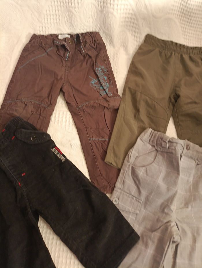 Lot pantalon taille 12 mois - photo numéro 2