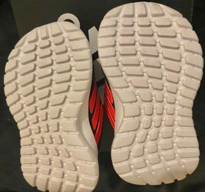 Baskets ADIDAS T.18 Neuves Tensaur Run Confort + 3 Chaussettes - photo numéro 4