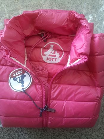 Doudoune Cha Jott rose jamais portée 