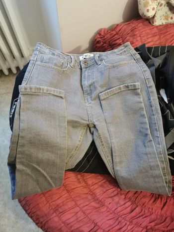 Jean's  neuf, étroit en bas gris