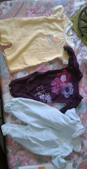 Lot vêtements bébé