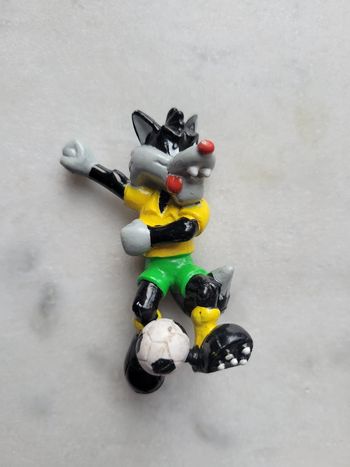 Figurine Garou le loup football 10