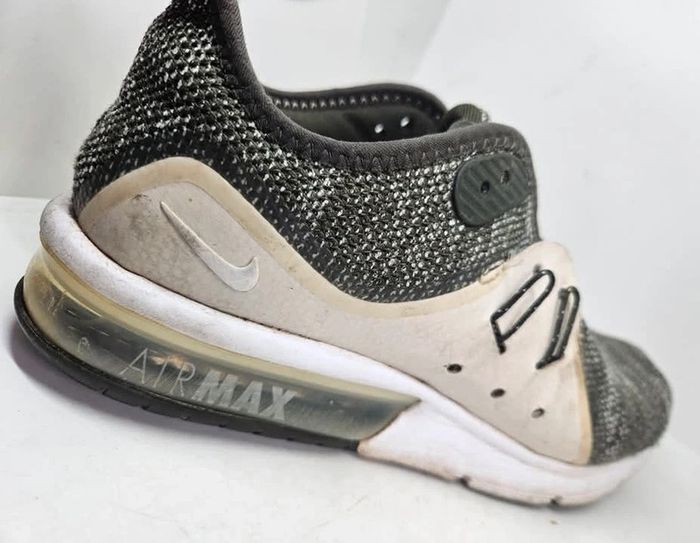 Paire de AirMax
Nike.
Pointure 41. - photo numéro 6