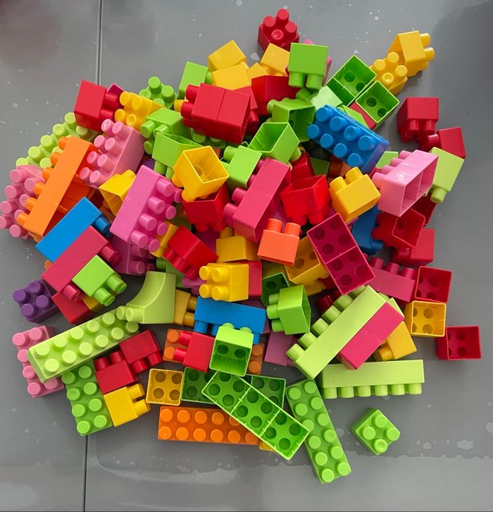 Grand Sac de Blocs de Mega Bloks colorés - photo numéro 3