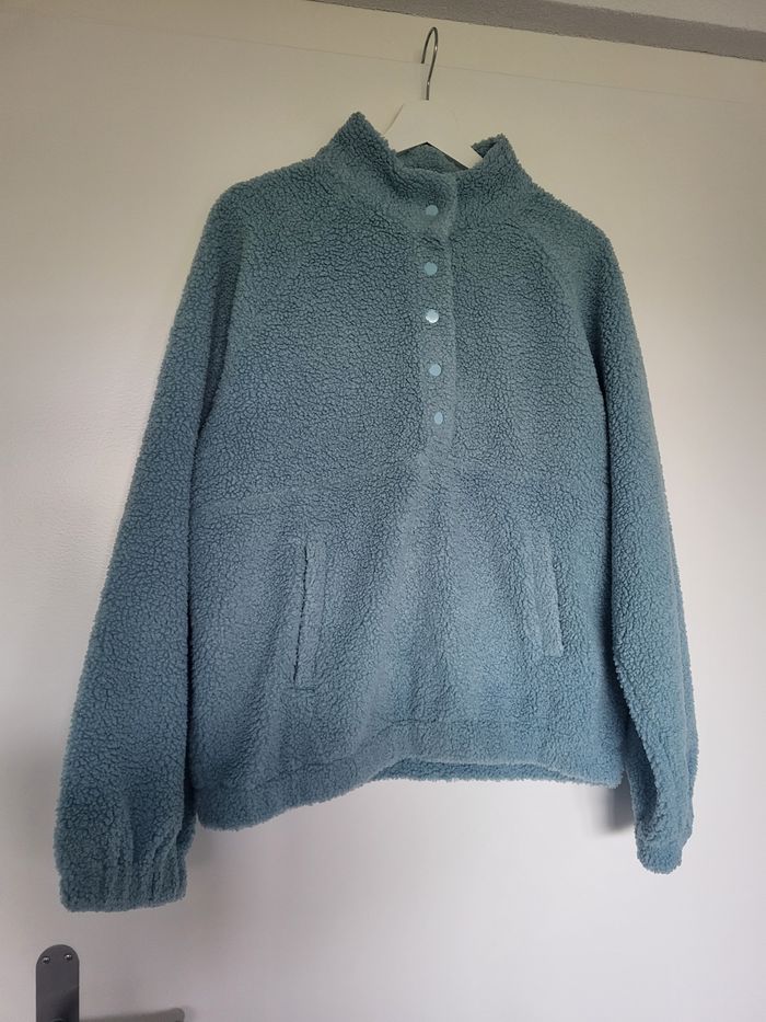 Sweat moumoute bleu taille 40 neuf