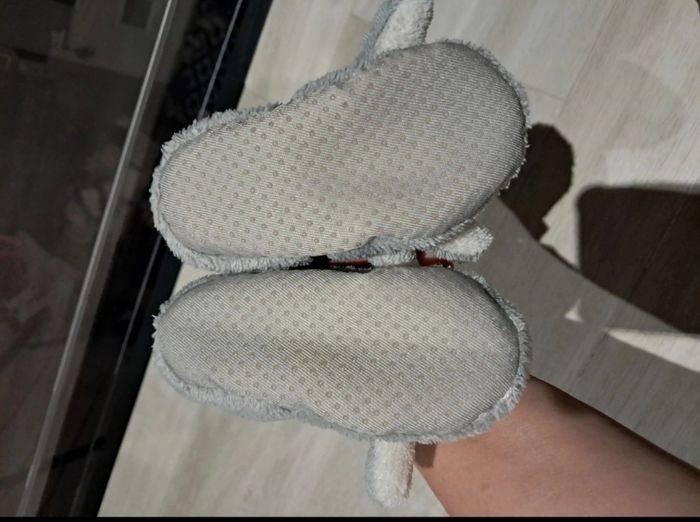 Chaussons bébé lapin gris 19/20 neufs - photo numéro 4